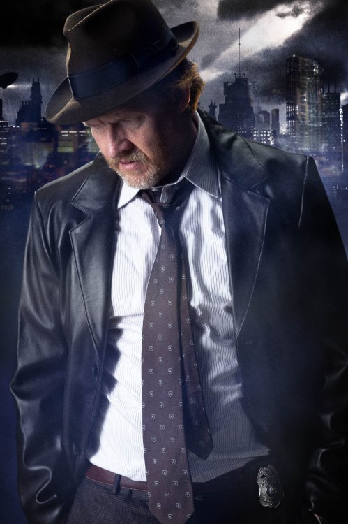 first-photo-of-donal-logue-as-harvey-bullock-in-gotham