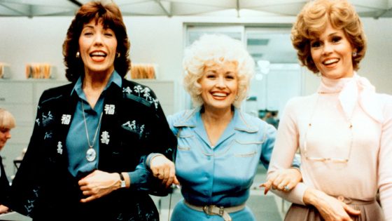 Nine to Five (1980) Directed by Colin Higgins Shown from left: Lily Tomlin, Dolly Parton, Jane Fonda